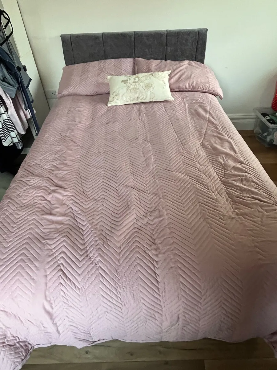 4ft Divan Bed - Image 1