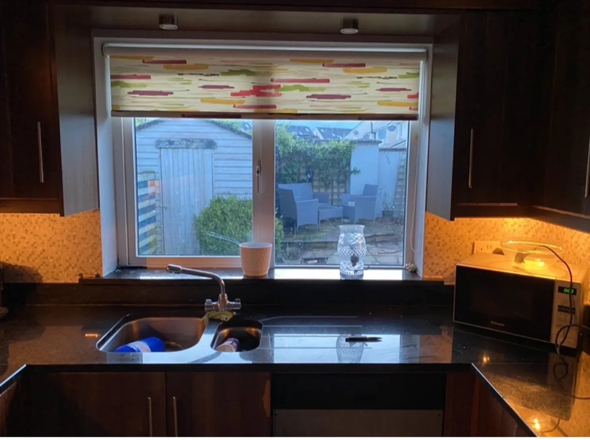 Kitchen with Granite worktop - Image 4
