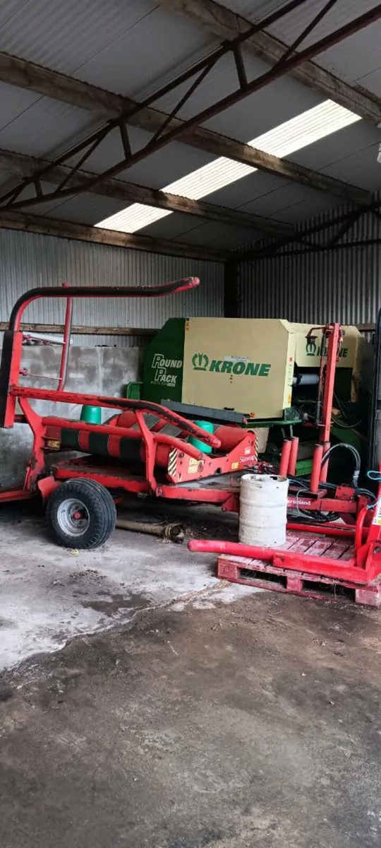 Baler and wrapper - Image 1
