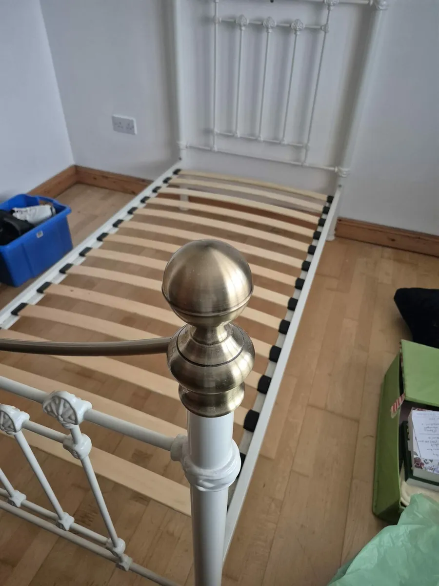 Princess single bed frame - Image 1