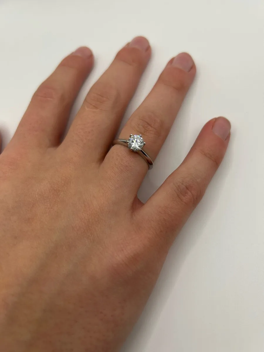 VVS1 Moissanite Engagement Ring - Image 1