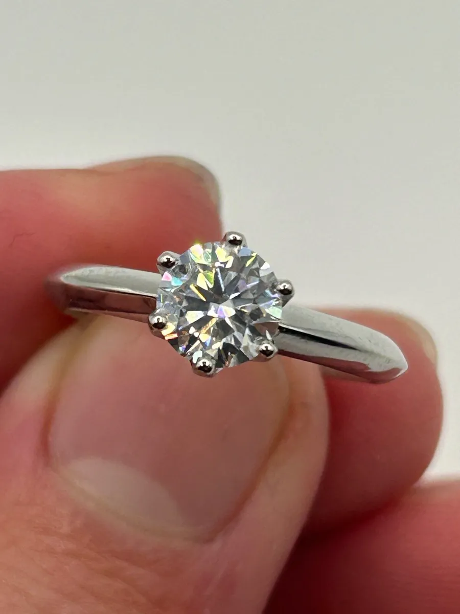 VVS1 Moissanite Engagement Ring - Image 2