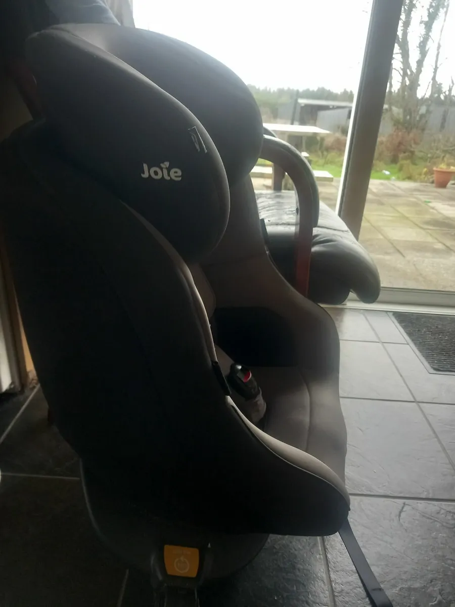 Joie 360 car seat - Image 1