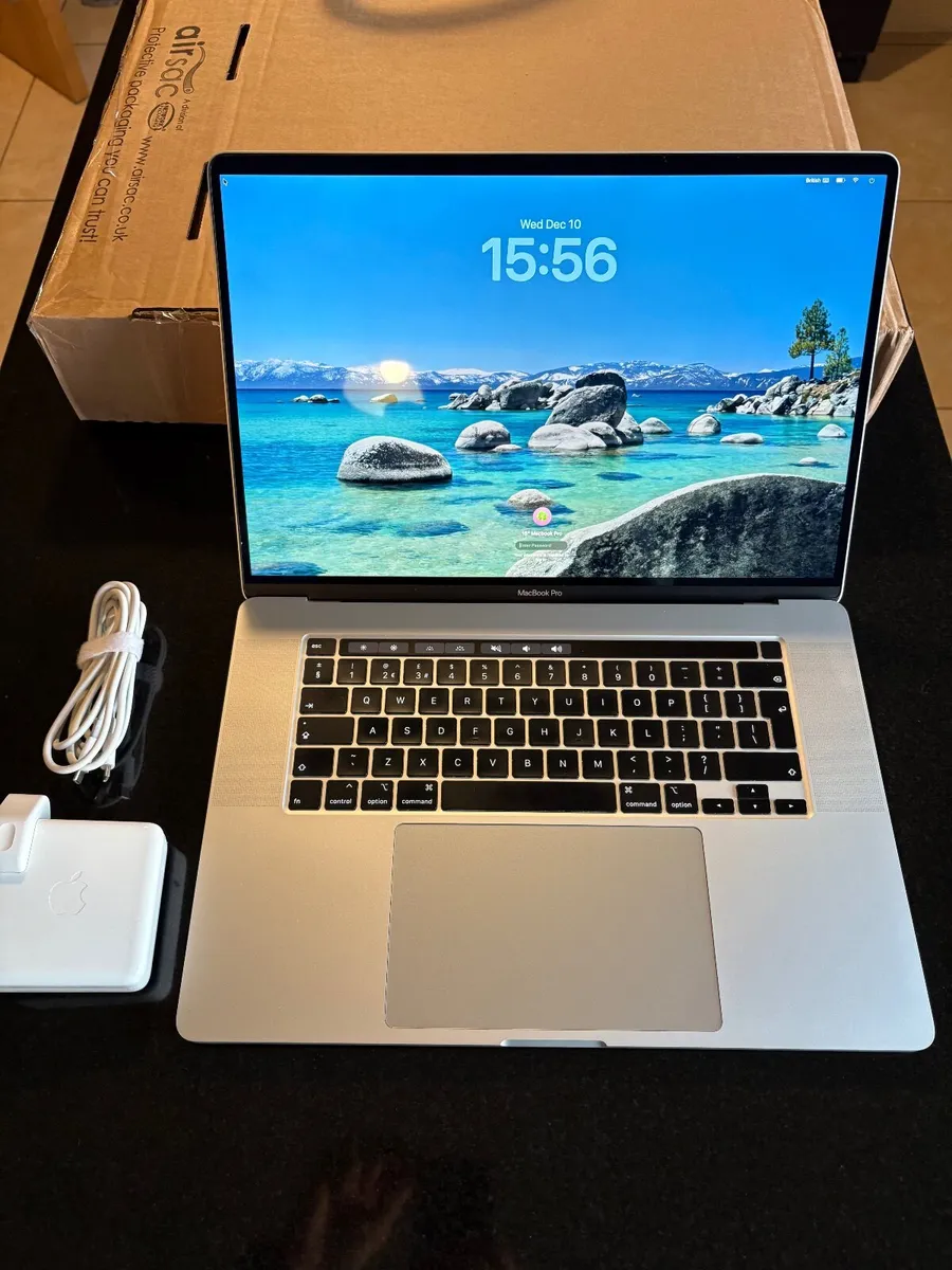 As New 16" Apple Macbook Pro Tahoe 512gb Ssd, 16 - Image 1