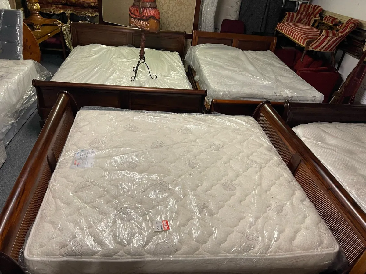 Solid mahogany sleigh beds - Image 1