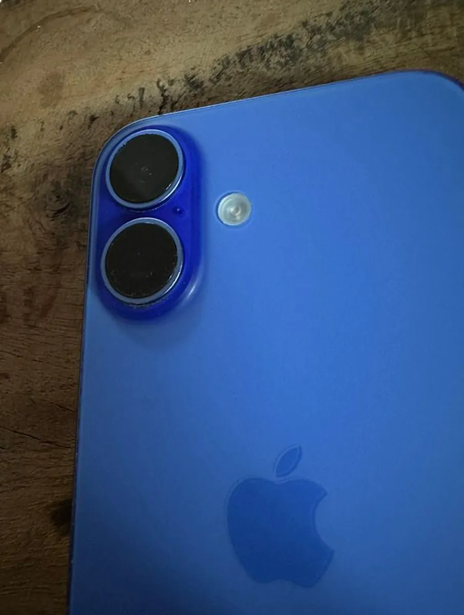 iPhone 16 | 256GB | Blue | Unlocked | Excellent Condition - Image 4