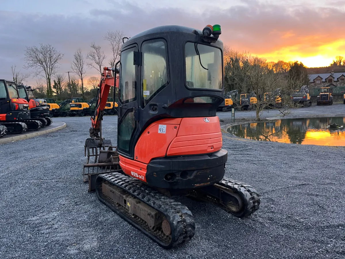 2013 Kubota U25-3 - Image 3