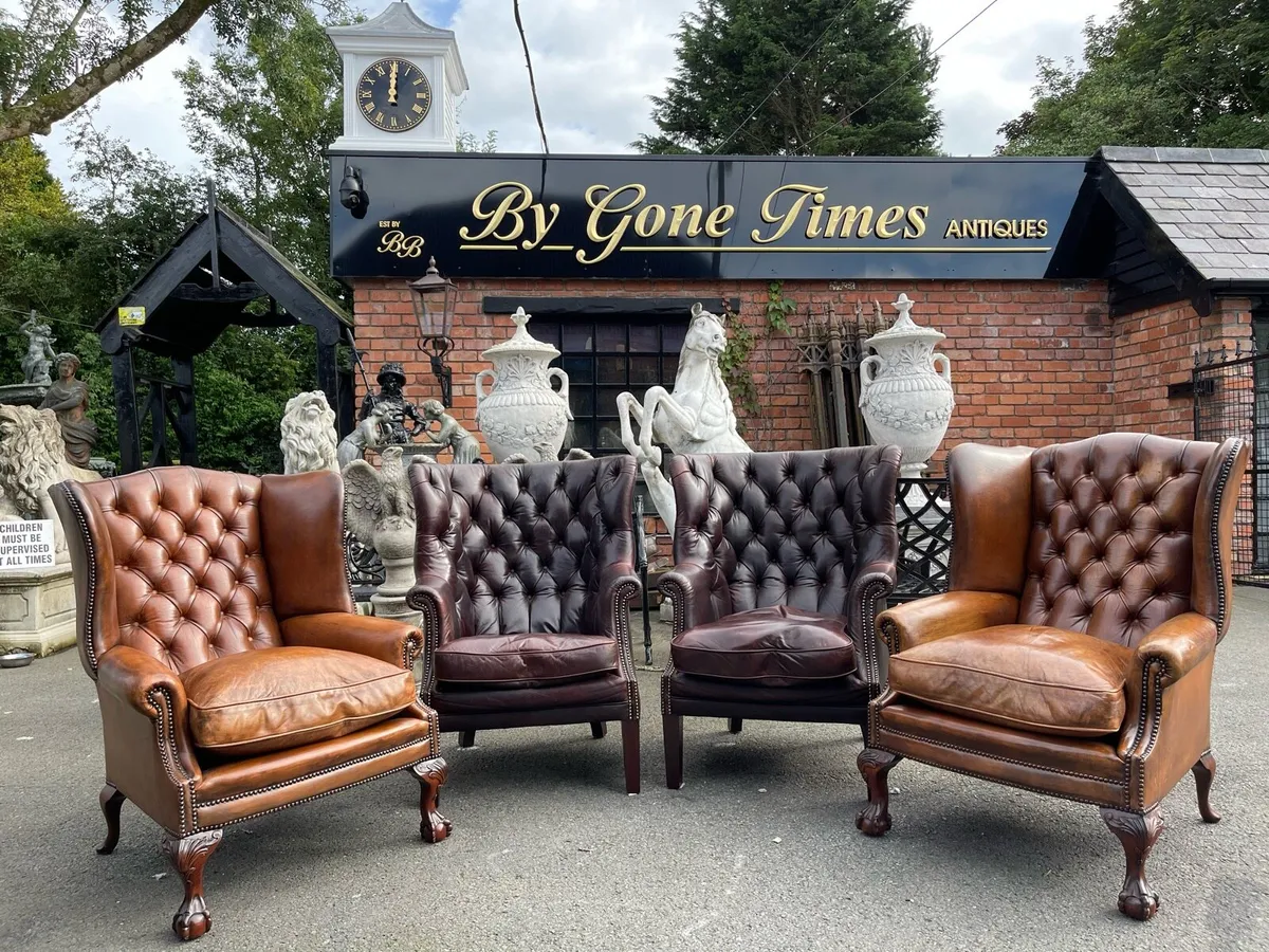 Antique chesterfield chairs 🎄🎄🎄 - Image 2