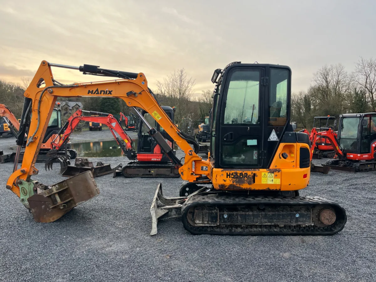 Hanix H55DR Mini Excavator - Image 1