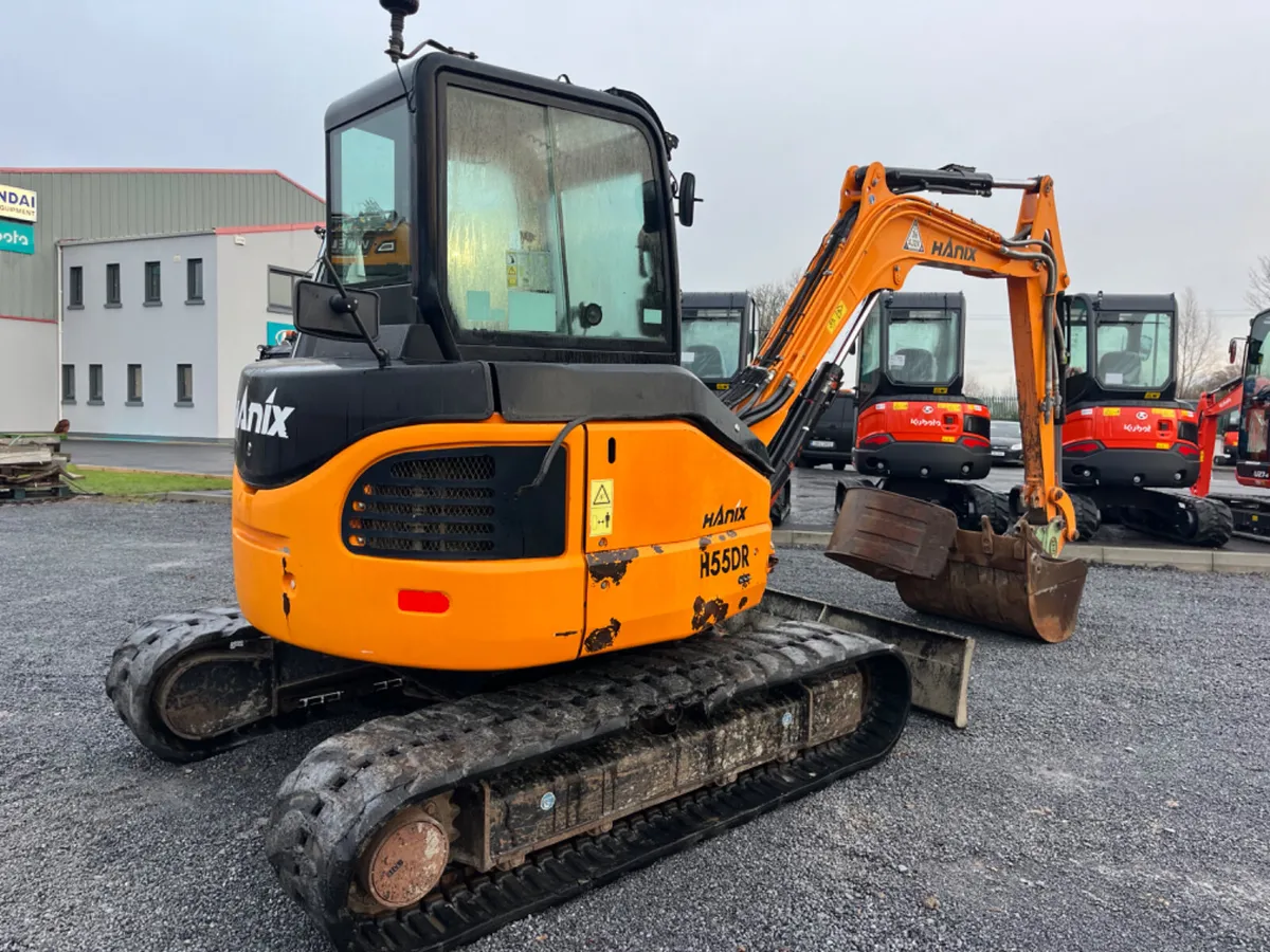 Hanix H55DR Mini Excavator - Image 4