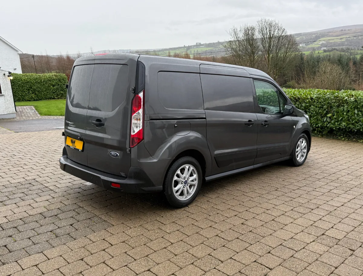 2022 (222reg) Ford Transit Connect LWB SYNC-3Media - Image 4