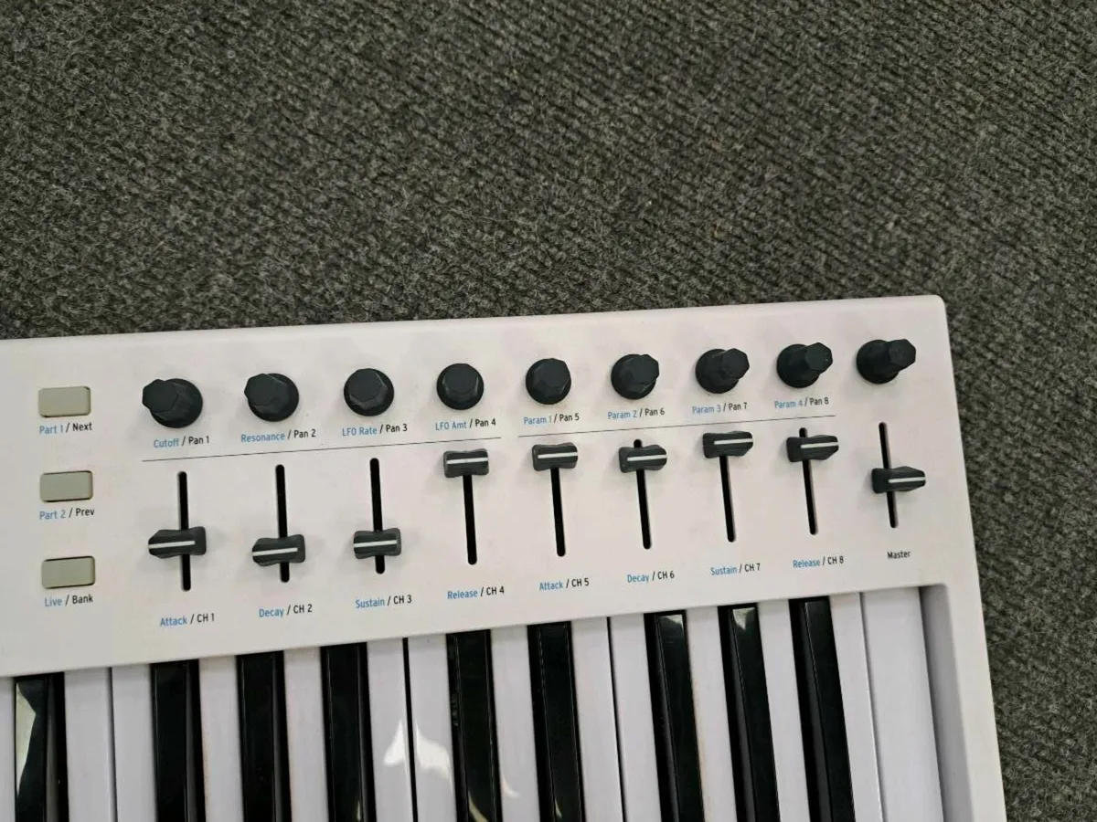Arturia Keylab 49 Keyboard - Image 4