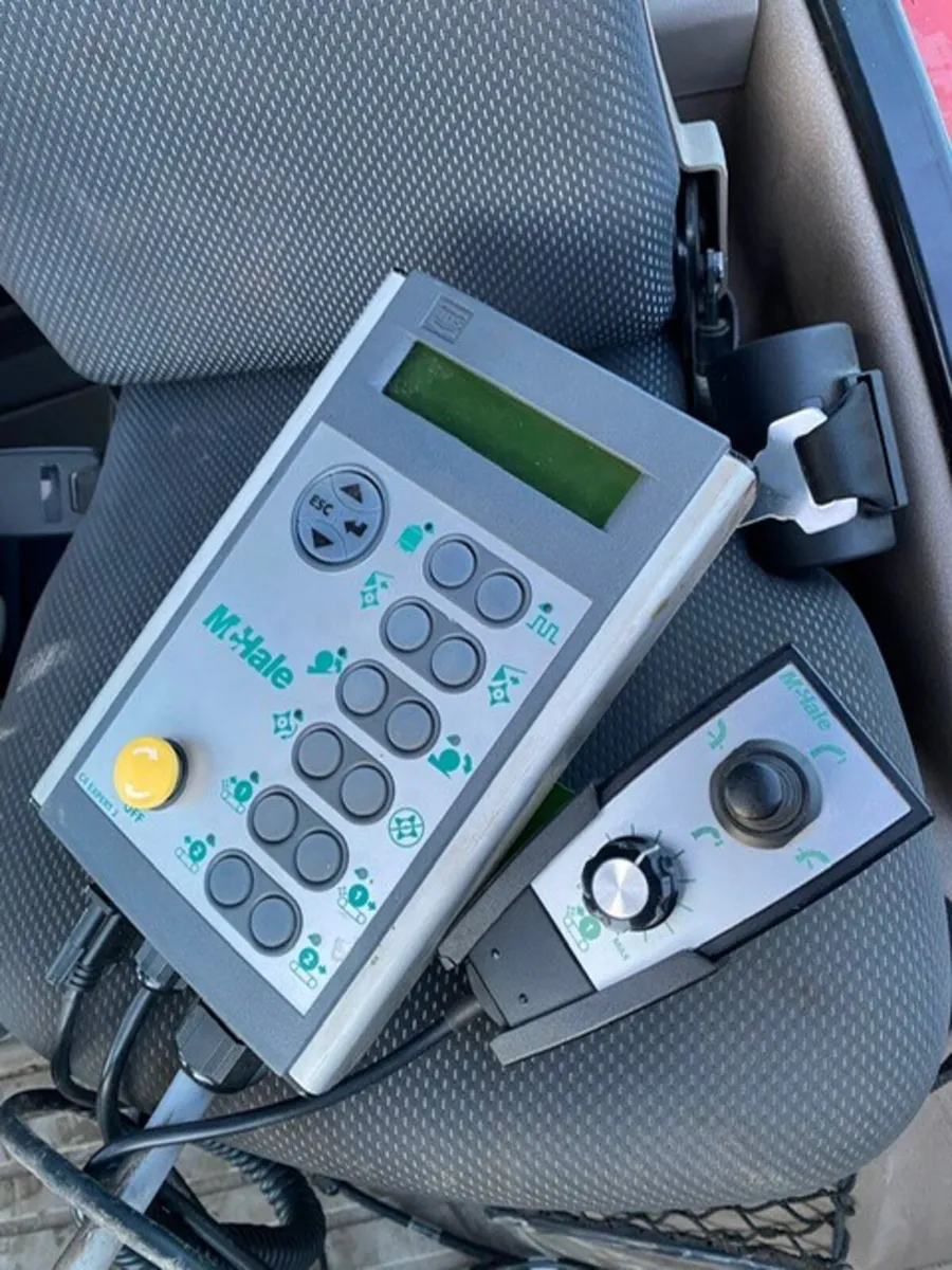 MCHALE C460 BALE SHREDDER - Image 4