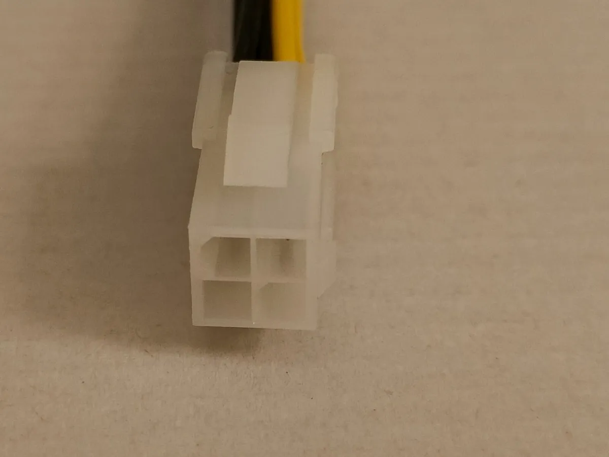 💻 4-Pin to 8-Pin CPU Power Adapter Cable 💻 - Image 2