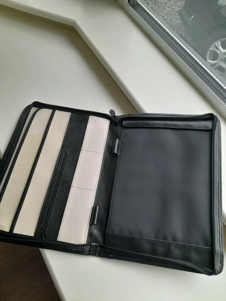 Black leather document newLeathet document cast - Image 1