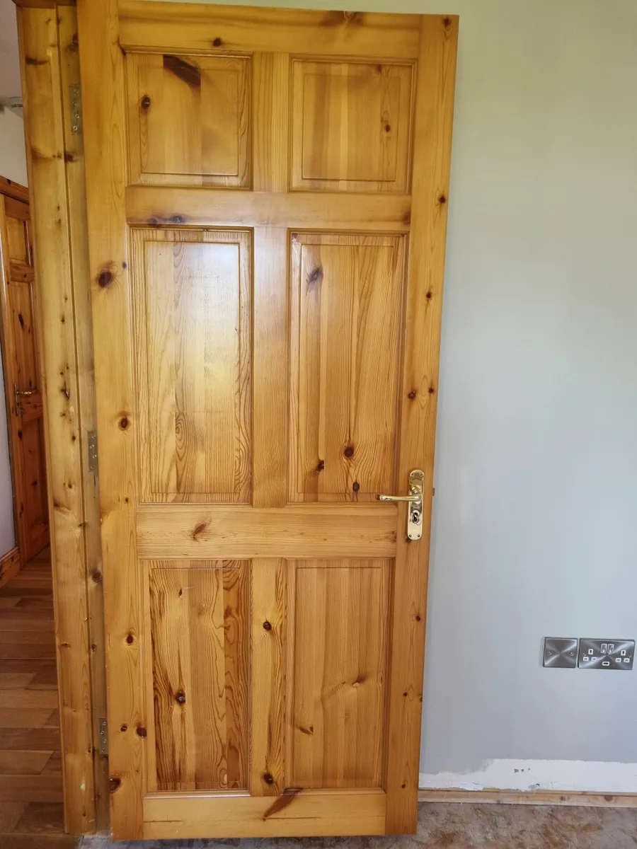 3 x Pine Internal Regency Doors - Image 2