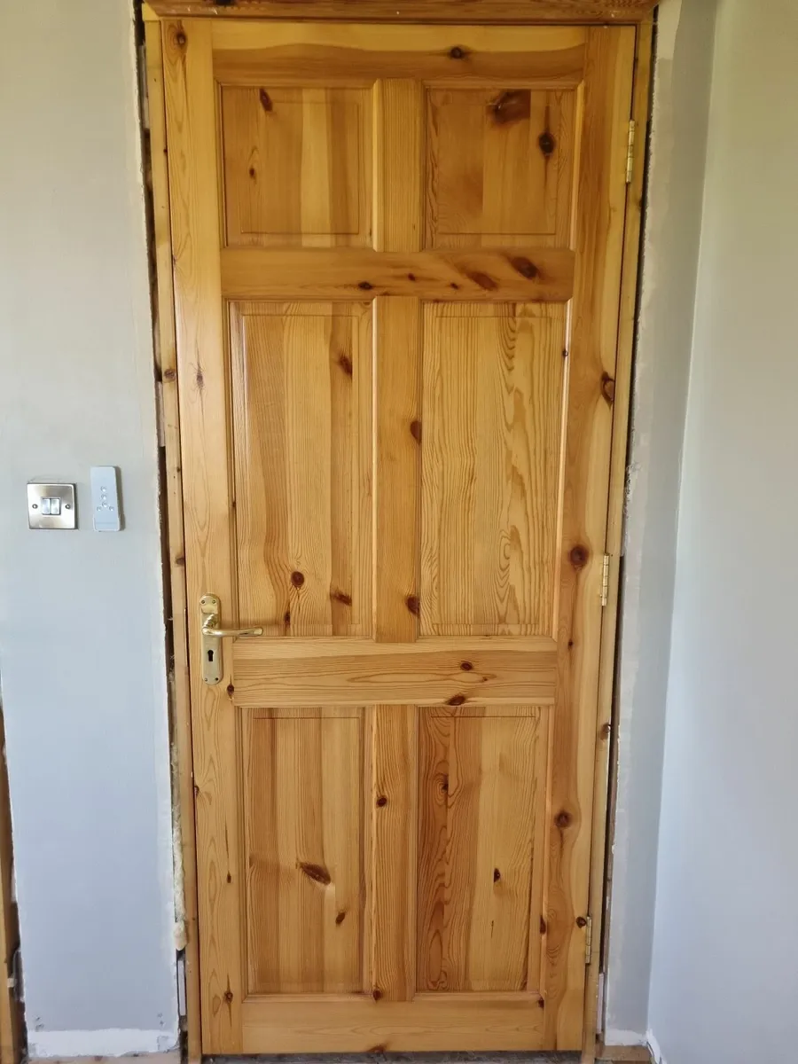 3 x Pine Internal Regency Doors - Image 3