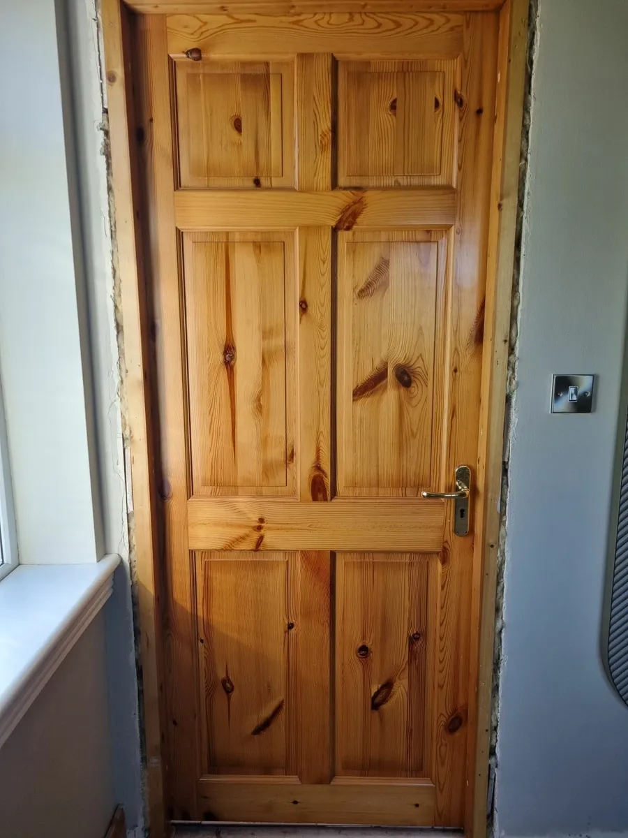 3 x Pine Internal Regency Doors - Image 4