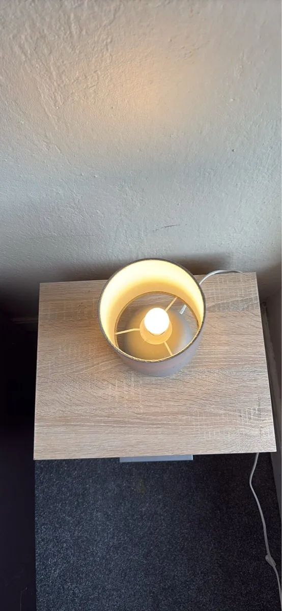 Bedside table with lamp - Image 2