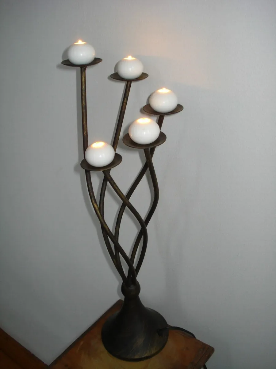 METAL TABLE TOP SPIRAL LAMP. - Image 1
