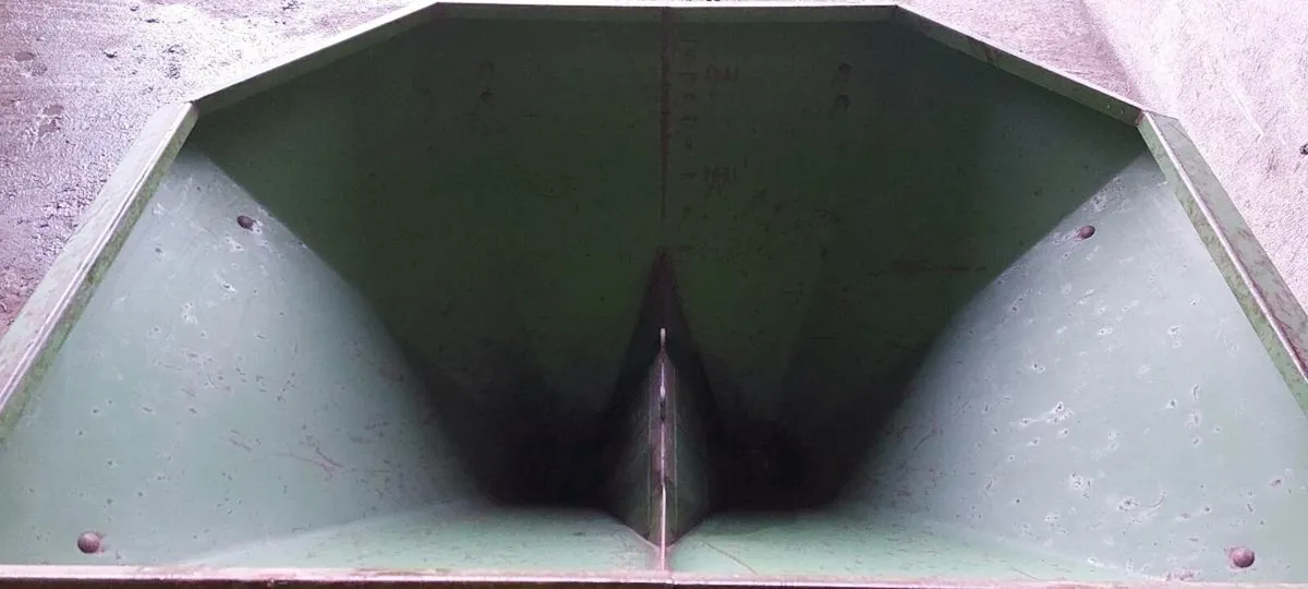 Amazone ZA-F 603 Fertiliser Spreader - Image 4