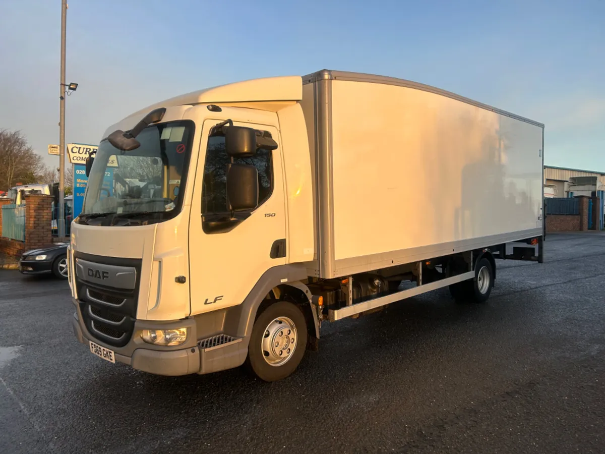2020 Daf lf150 7.5 ton 20ft box with tail lift - Image 1