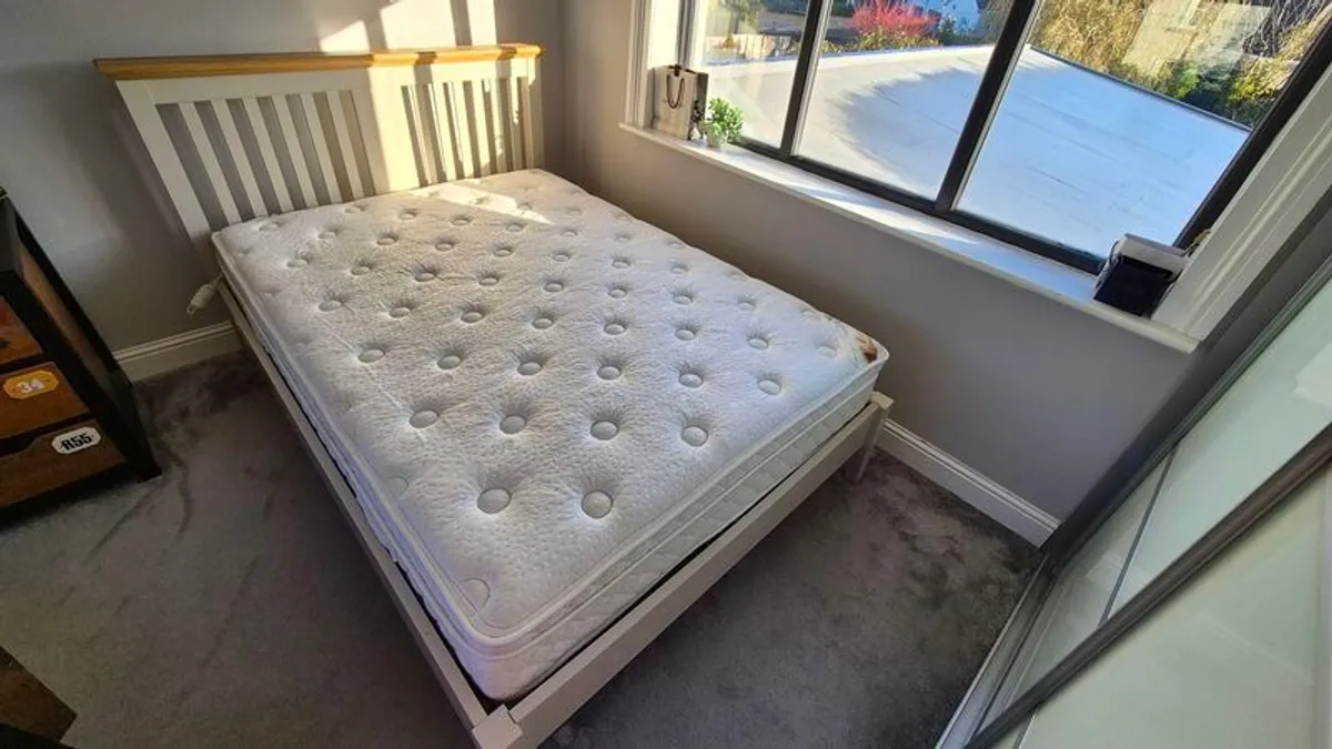 Hampstead Two Tone Double Bed with top quality coil Sprung Mattress - Image 3