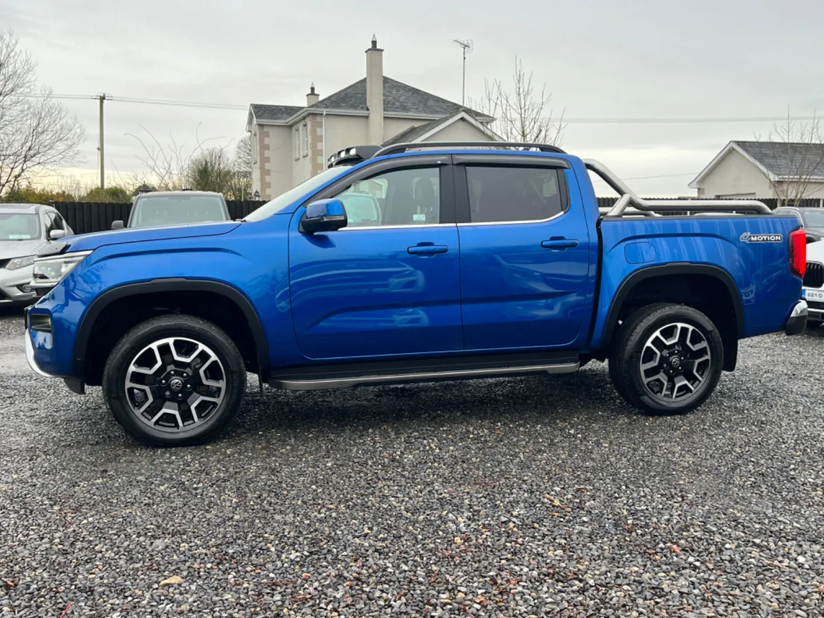 242 VOLKSWAGEN AMAROK STYLE *AS NEW* - Image 3