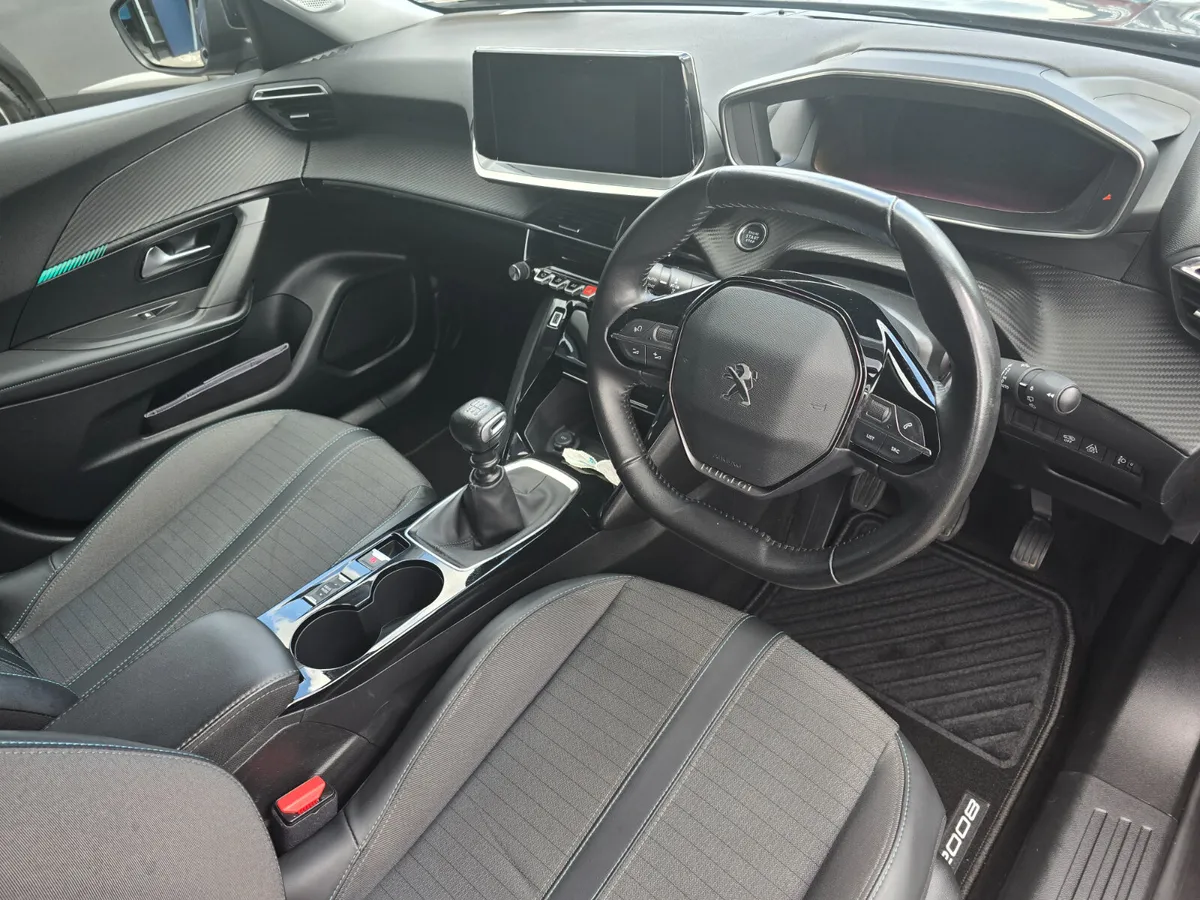 2022 Peugeot 2008 Allure COMMERCIAL - Image 4