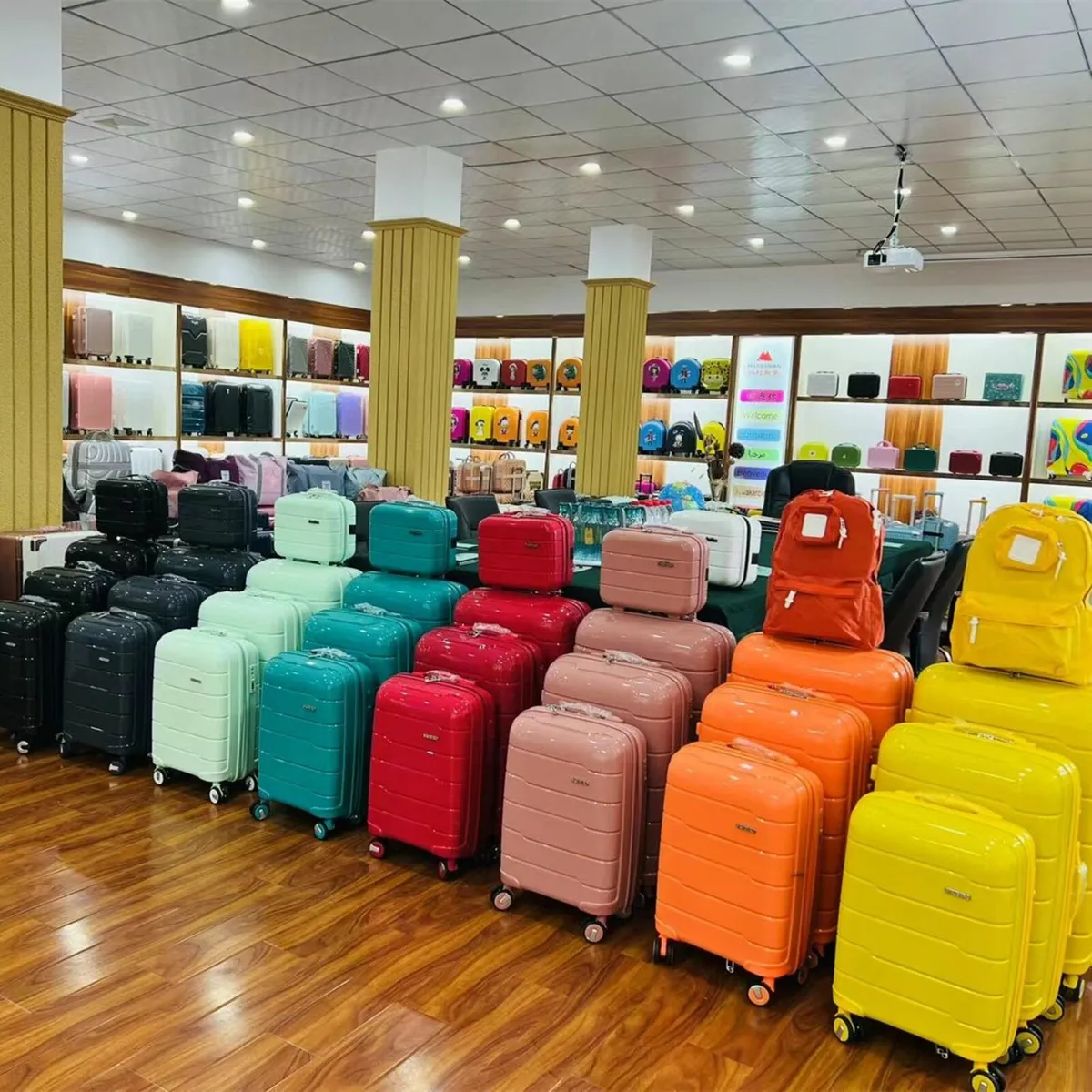 Perfect Christmas Gift. 4pcs set suitcases. - Image 1