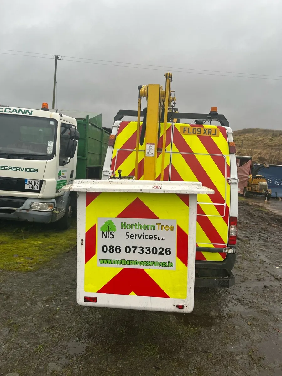 Transit cherry picker - Image 3