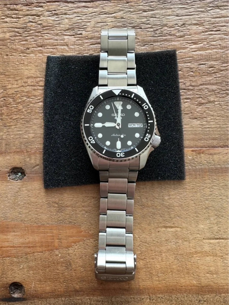 Seiko 5 Sports SKX Sports Style 38mm Watch - Image 1