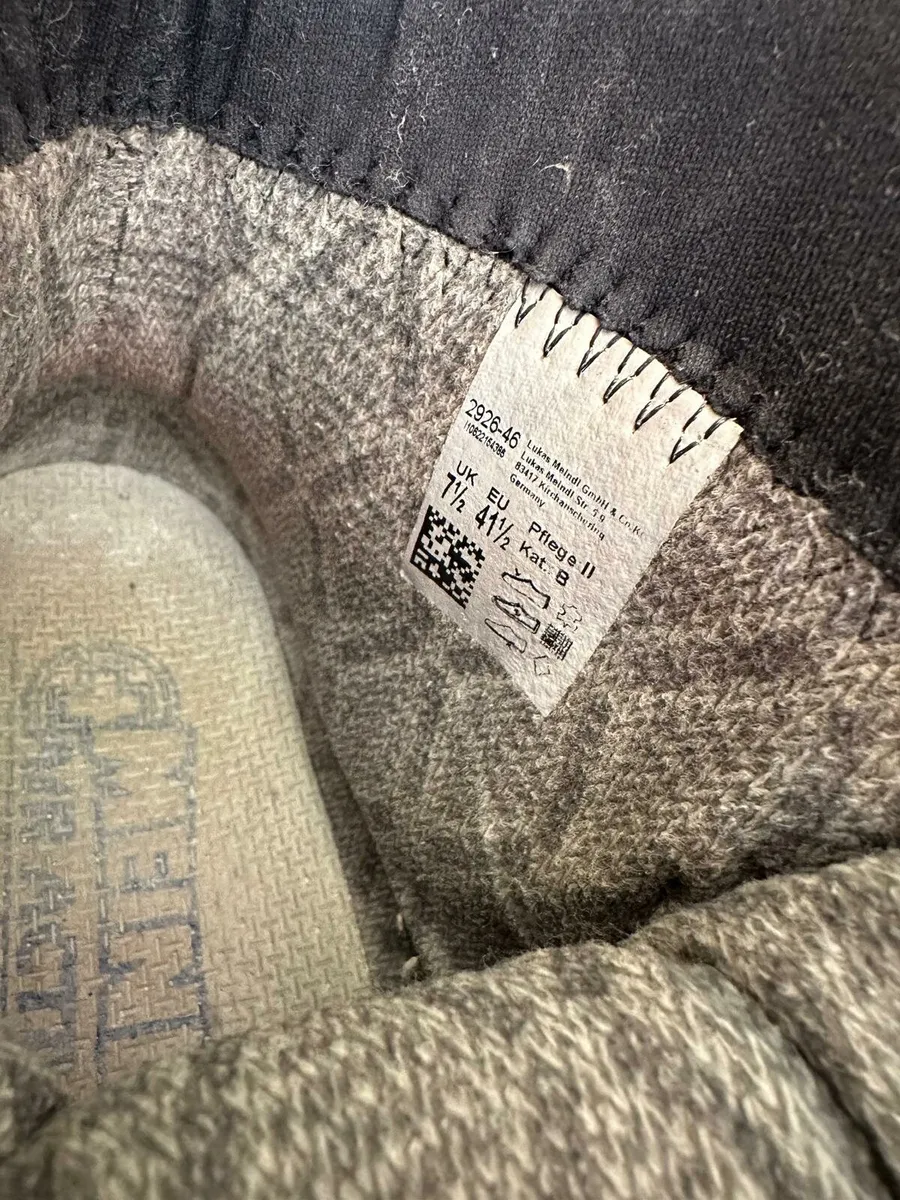 Hiking boots - Image 3