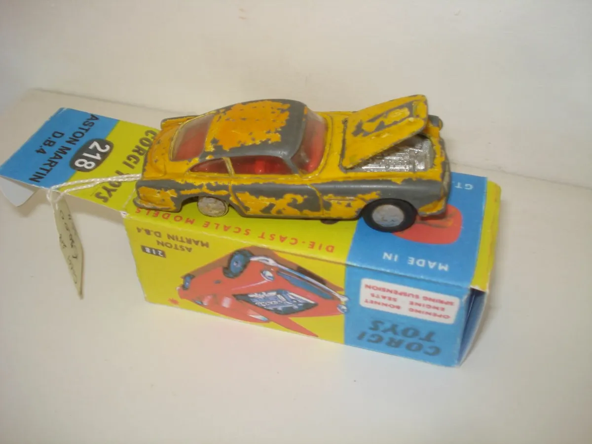OLD CORGI NO 218 ASTON MARTIN DB4 MODEL. 1/43 . - Image 3