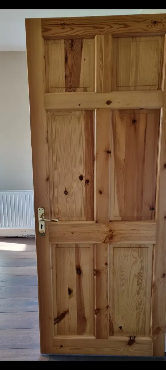 3 x Pine Internal Regency Doors - Image 1