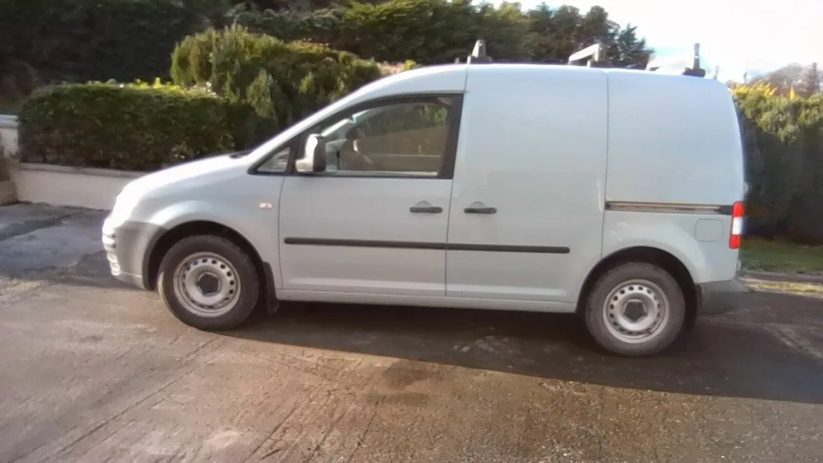 Volkswagen Caddy 2010 - Image 3