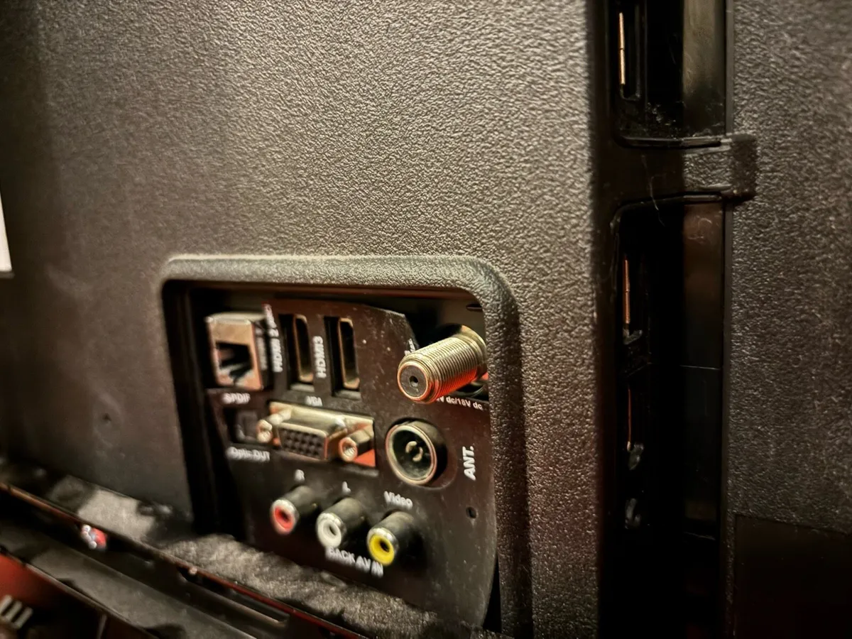 50” 4K Smart TV - Image 4