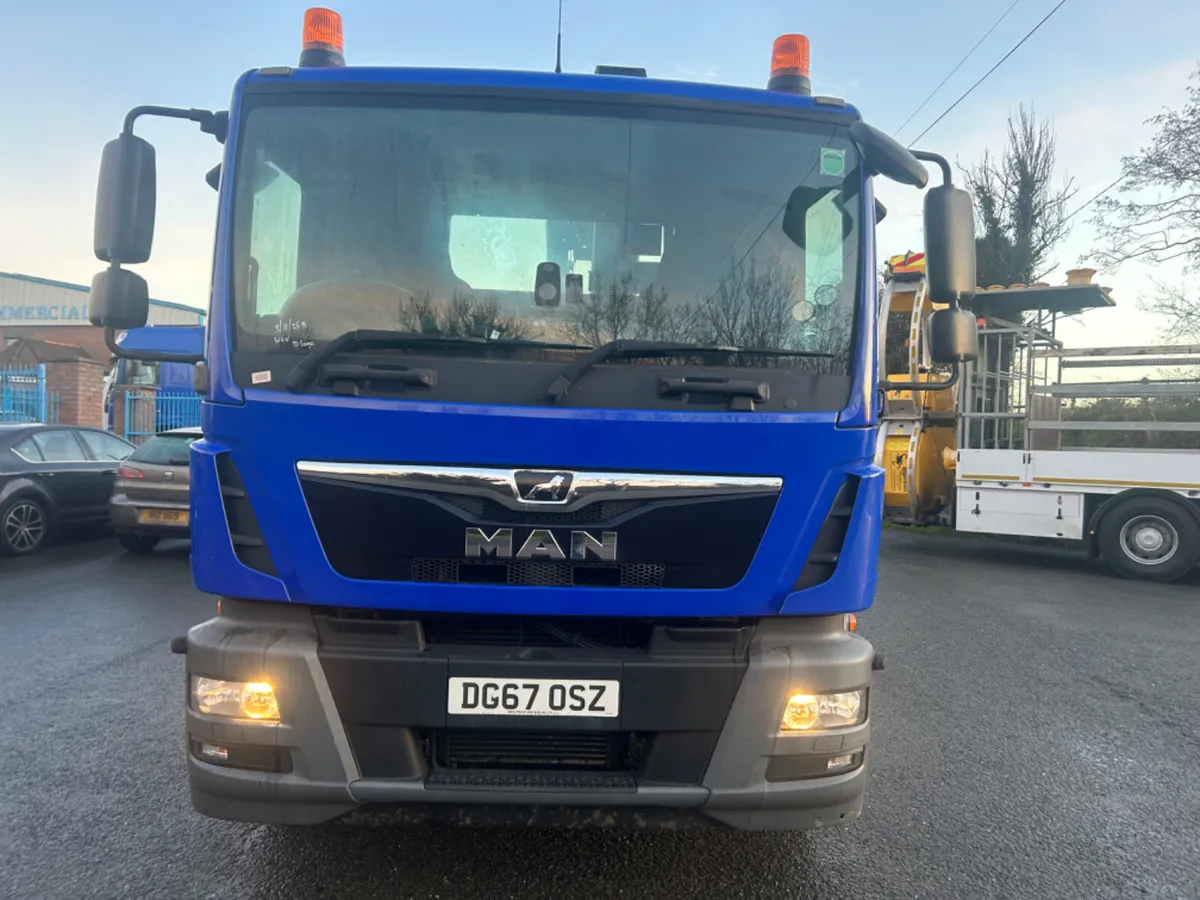 2017 man tgm18.250 18 ton flat with remote crane - Image 2