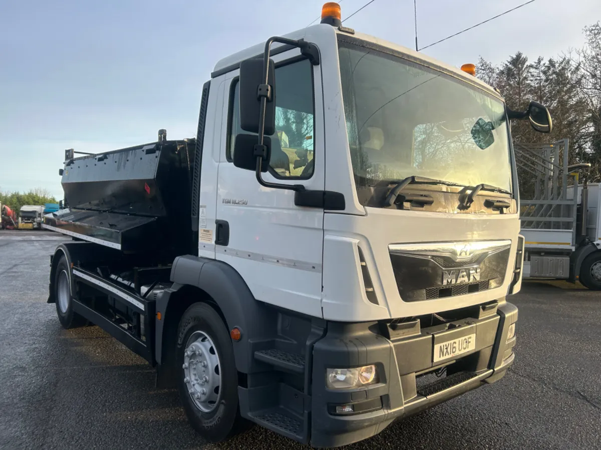 2016 man 18.250 18 ton tar hotbox - Image 3