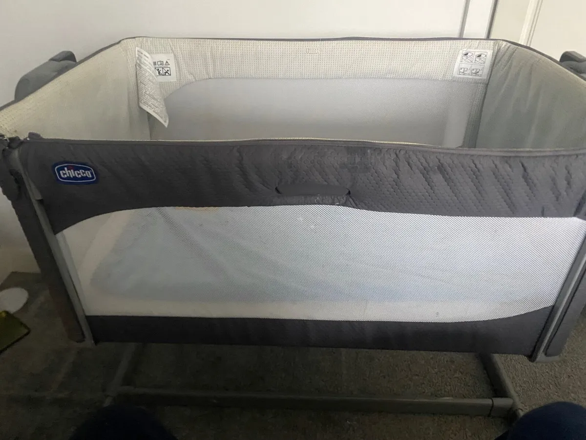 Chicco Baby cot - Image 2