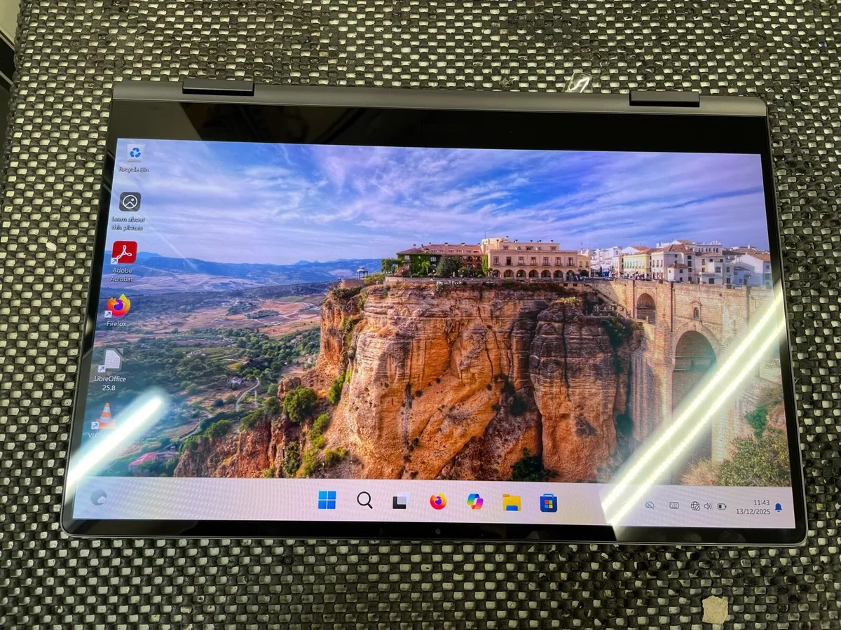 Samsung Galaxy Book 4 - Image 4
