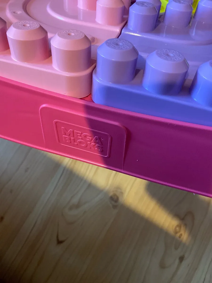 Mega Bloks Table - Image 2
