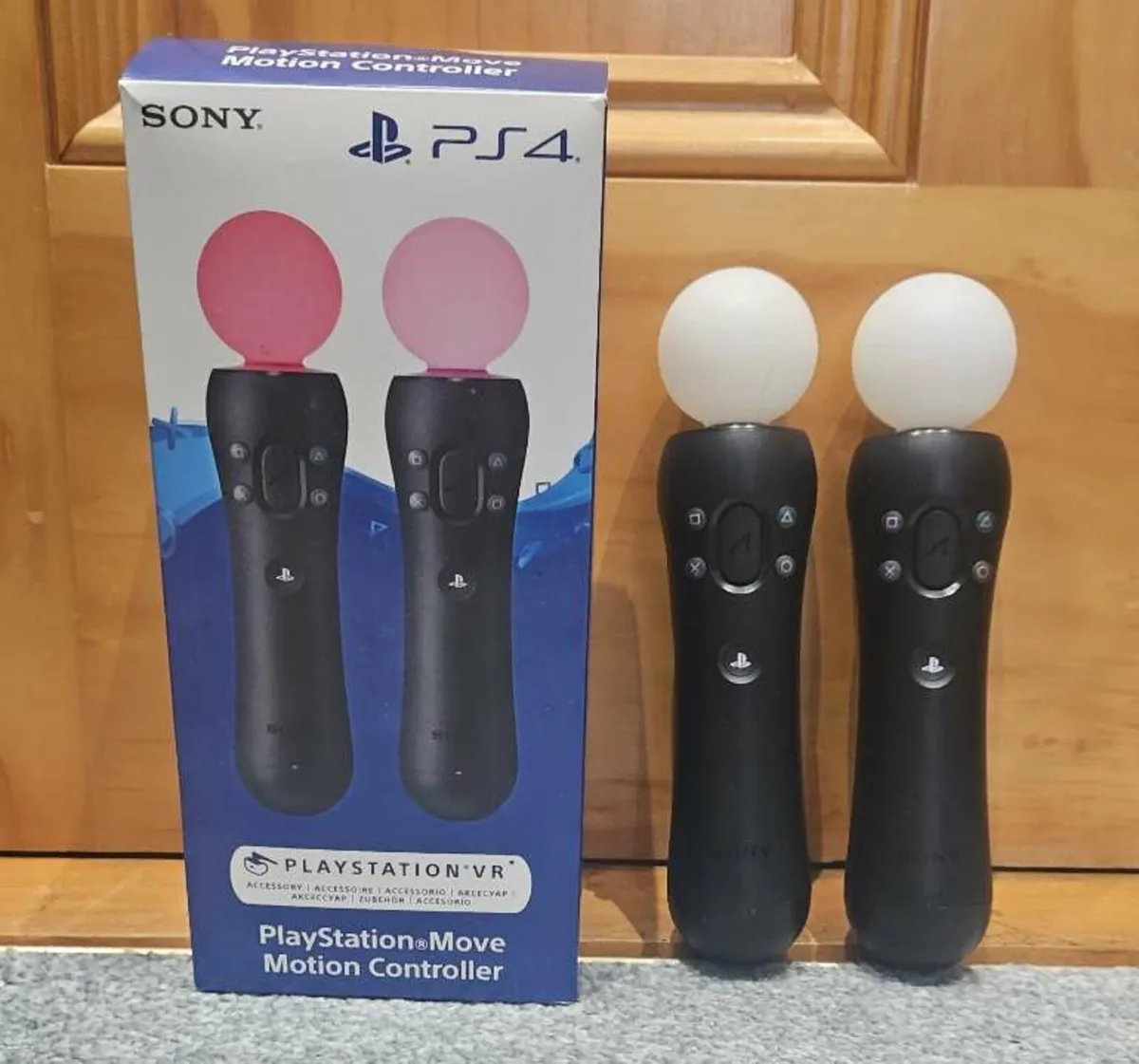 PlayStation vr and motion controllers - Image 3