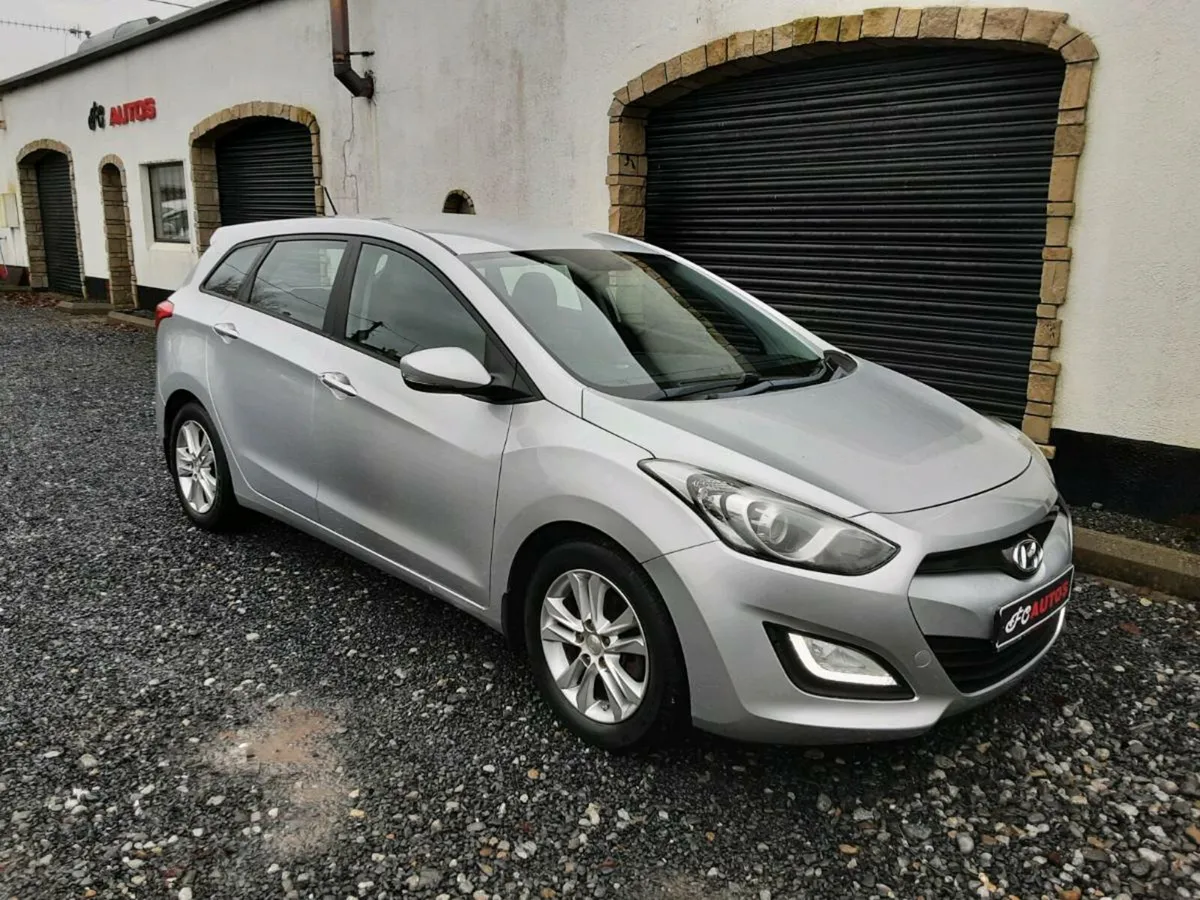 Hyundai i30 Est 2014 Diesel very low KLMs - Image 1