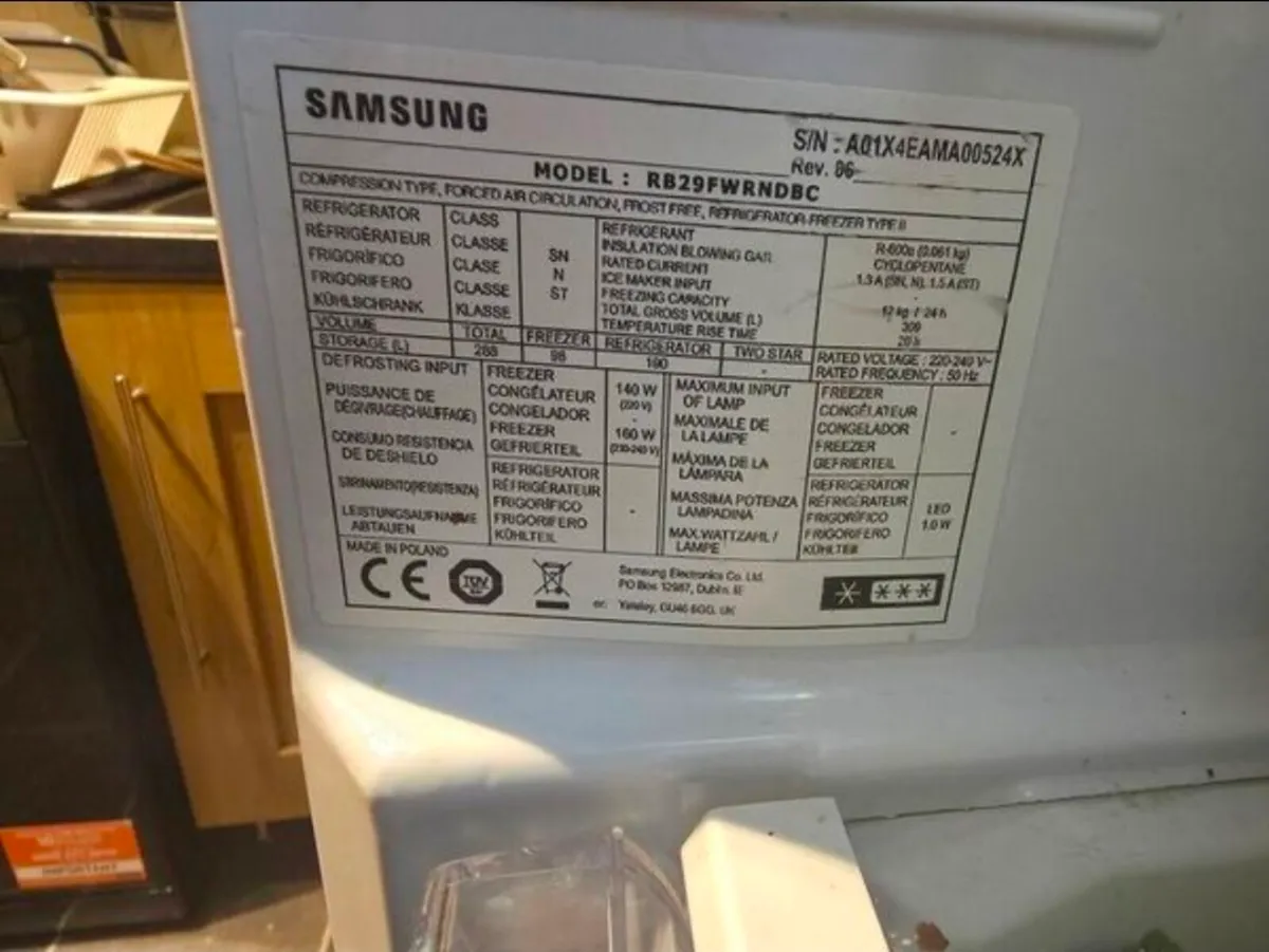 Samsung fridge freezer - Image 4