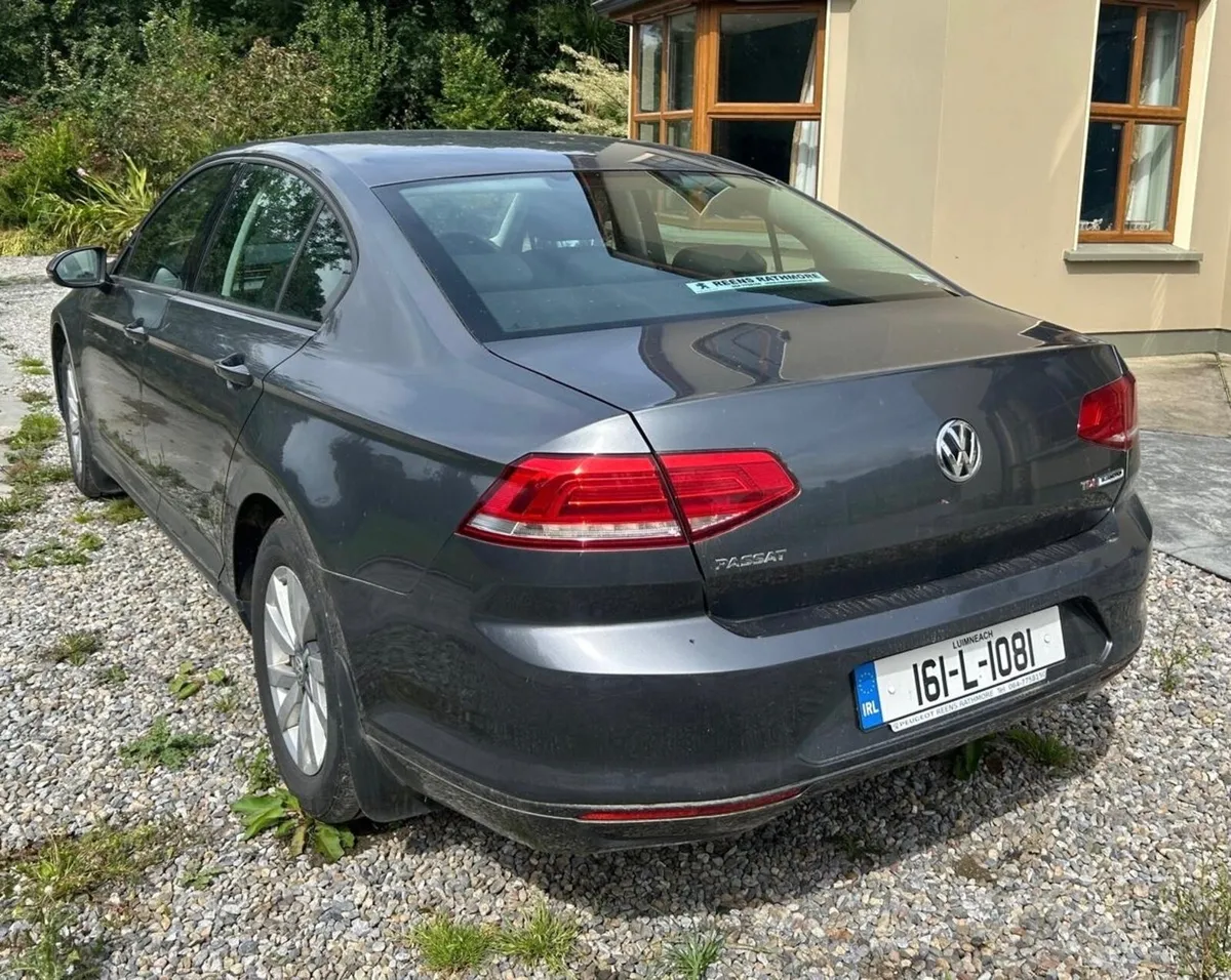 Volkswagen Passat 2016 - Image 3