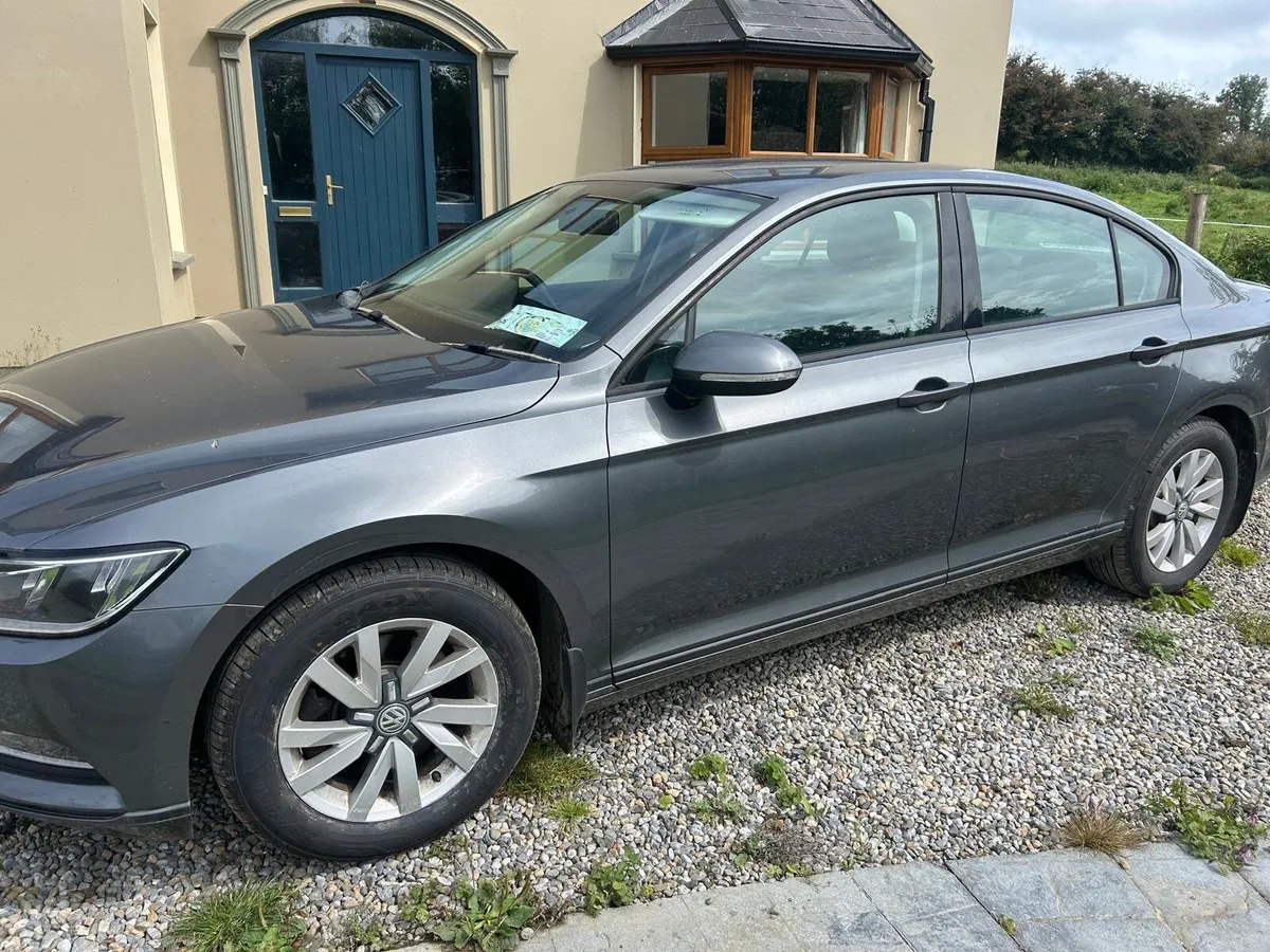 Volkswagen Passat 2016 - Image 1