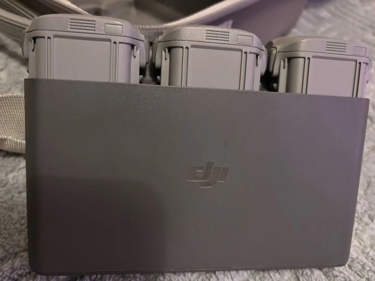 DJI Air 3S Fly More Combo in excellent condition - Image 3