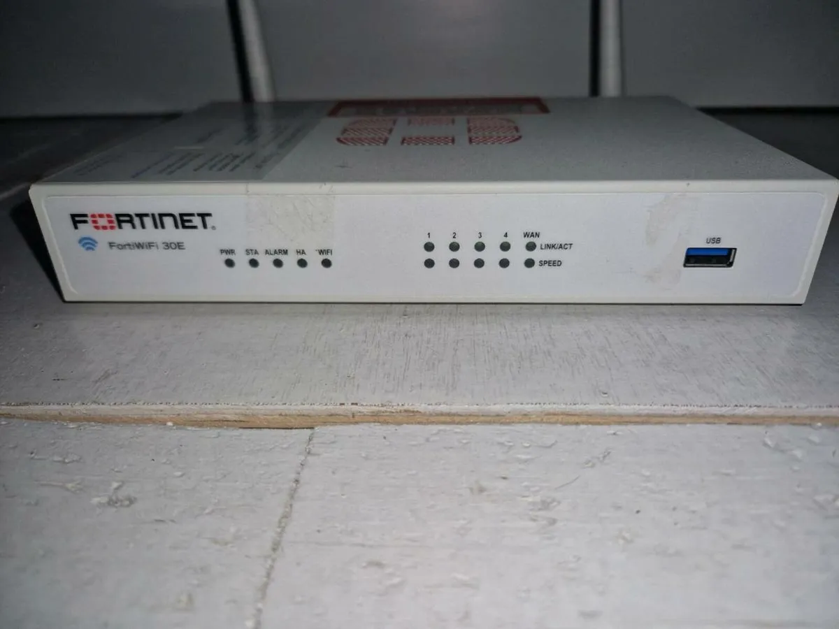 Fortinet Router Fortiwifi 30E - Image 1
