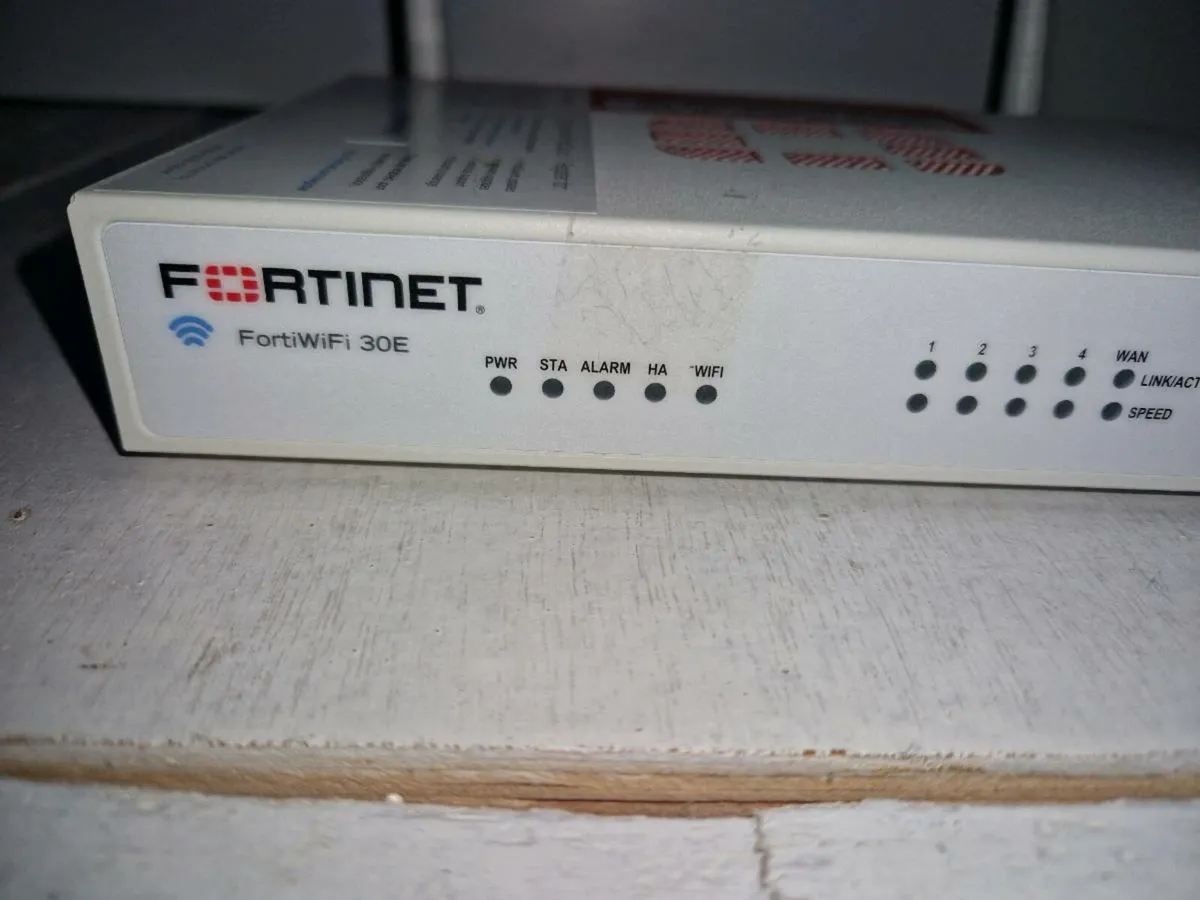 Fortinet Router Fortiwifi 30E - Image 2